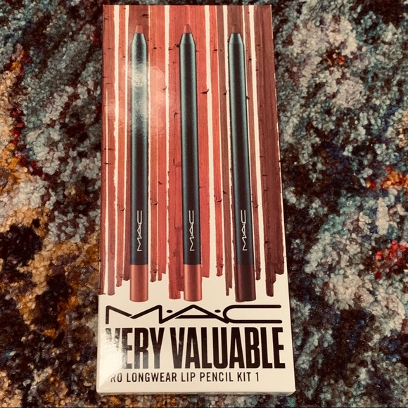 MAC Very Valuable Pro Longwear Lip Pencil Kit 1